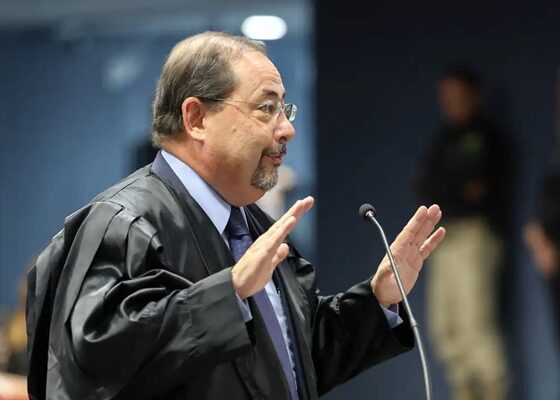 Defesa de Bolsonaro alega não ter acesso a provas e líder do PL critica STF
