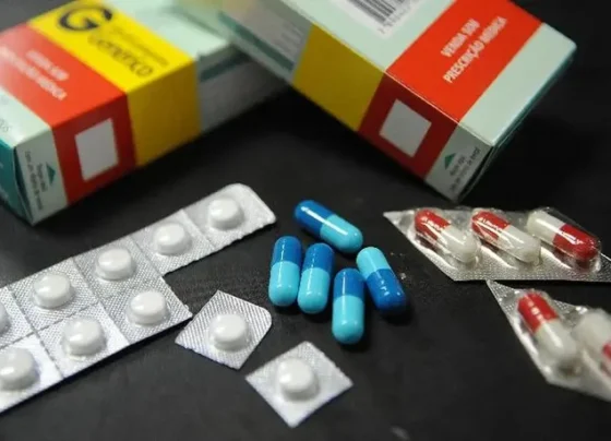 O reajuste médio autorizado para os preços de medicamentos em 2025 será de 3,83%, o menor índice dos últimos sete anos, ficando abaixo da inflação acumulada no período