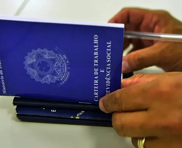 Se você é CLT, fique atento: mais de 6 tipos de ausências são permitidas por lei sem prejuízo ao seu salário.