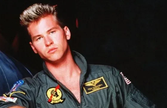 O renomado ator Val Kilmer, celebrado por seus papéis marcantes no cinema, faleceu nesta terça-feira (2) em Los Angeles, aos 65 anos.