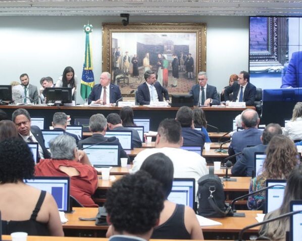 CCJ rejeitou recurso de Glauber Braga (Psol-RJ) contra a cassação de seu mandato nesta 3ª feira (29.abr.2025)