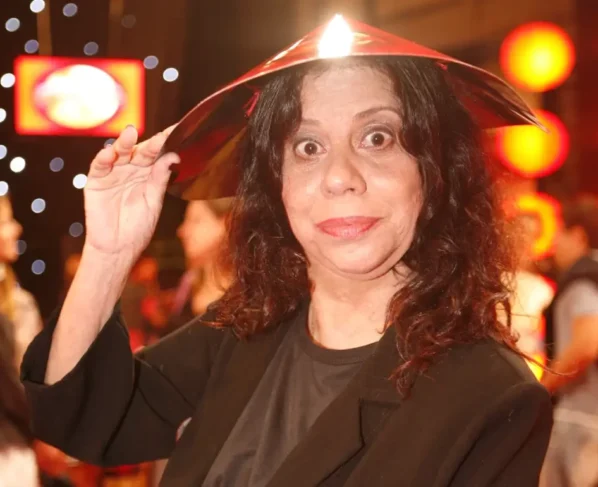 Em dificuldades financeiras, a atriz Maria Gladys contou em entrevista ao Domingo Espetacular (Record) que nunca teve como hábito guardar dinheiro
