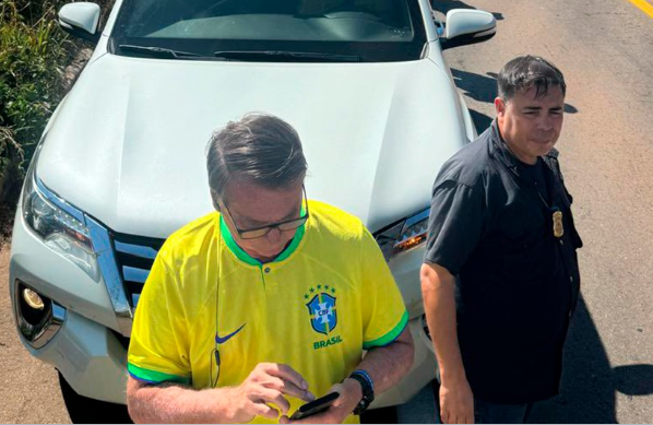 Jair Bolsonaro acabou roubando a atenção nas redes sociais não pelo conteúdo de seu discurso, mas por sua tentativa de "passar um recado para o mundo" em inglês.
