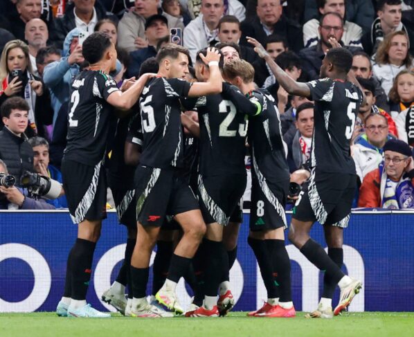 O Arsenal tirou o Real da disputa. (Photo by OSCAR DEL POZO / AFP) (Photo by OSCAR DEL POZO/AFP via Getty Images)