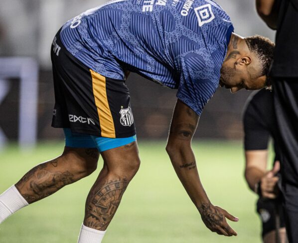 Neymar voltou a se contundir. Foto: Santos FC