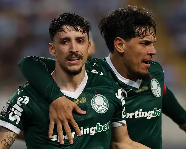O Palmeiras teve mais uma atuação ruim, mas venceu o Sporting Cristal por 3 a 2 na noite desta quinta-feira (03) com gols nos acréscimos