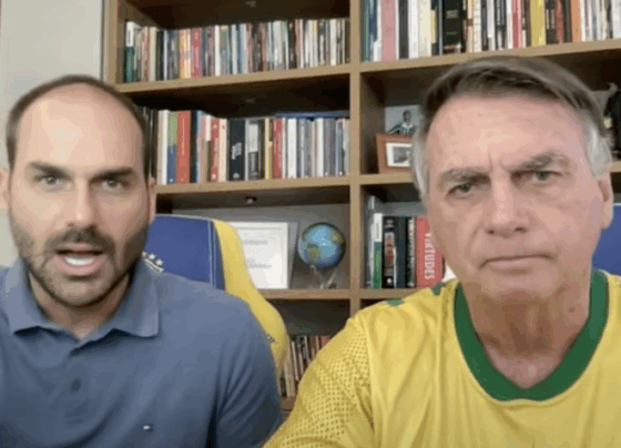 Em "live" ao lado de seu filho Eduardo, Bolsonaro também falou sobre os atos extremistas do 8 de Janeiro e disse que o episódio “não foi nenhum golpe"