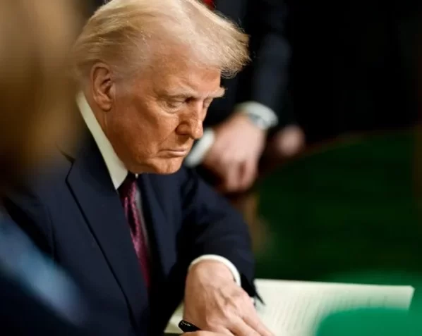 O governo Trump ameaça impor "consequências severas" aos imigrantes sem a documentação em dia