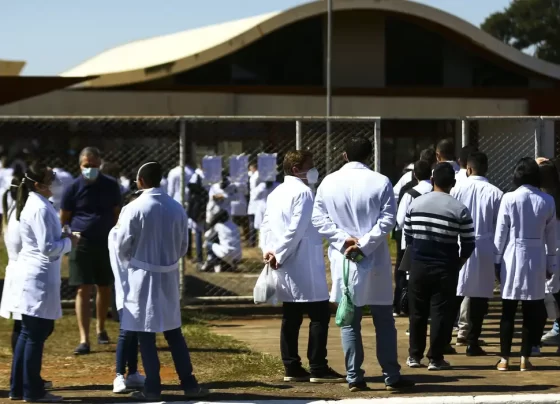 O exame é voltado tanto a estrangeiros com diplomas em medicina expedidos por instituições de outros países