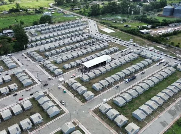 Cada unidade habitacional entregue tem 49,6 metros quadrados e conta com sistema de energia solar e infraestrutura completa Foto: Thiago Kraft/Ministério das Cidades.