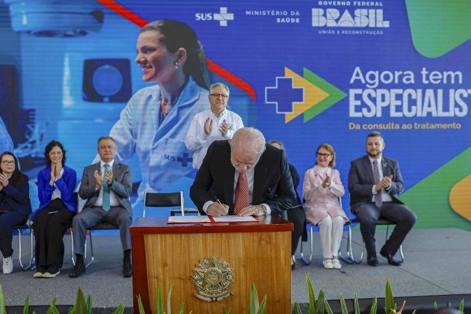Programa dos tempos da ex-ministra foi renomeado e relançado, mas presidente lamentou não tê-la chamado para participar do evento -  (crédito: Ricardo Stuckert/PR)