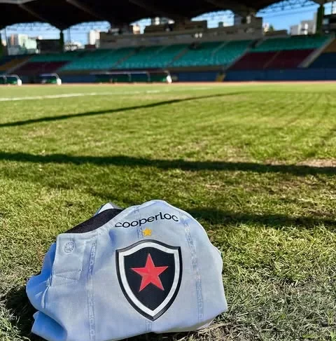 Maringá e Botafogo-PB entram em campo com objetivos distintos, mas igualmente pressionados por resultados.