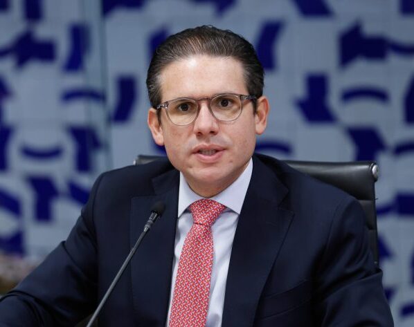 Hugo Motta na reunião de líderes