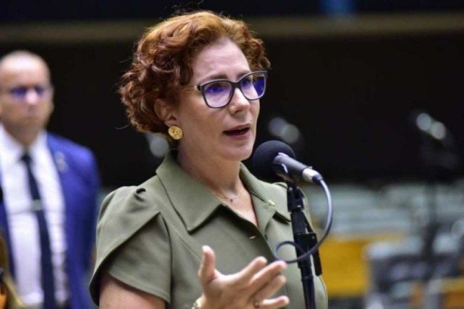 Deputada Carla Zambelli está na Itália e teve o nome incluído na lista vermelha da Interpol -  (crédito: Zeca Ribeiro/Câmara dos Deputados)