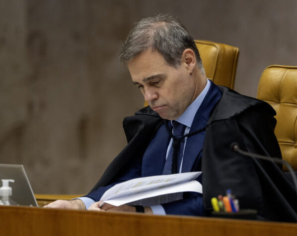 Mendonça vota para quebrar sigilo na internet só de suspeitos de crime