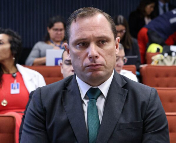 Bolsonaro nunca me deu ordens para desmobilizar manifestantes, diz Cid