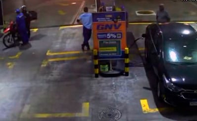 carro-explode-posto-combustivel-rio-de-janeiro