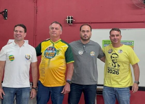 Alexandre Ramagem, Jair Bolsonaro, Carlos Bolsonaro e Flávio Bolsonaro