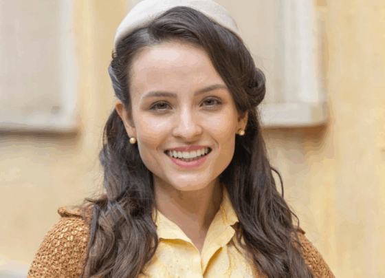 Larissa Manoela